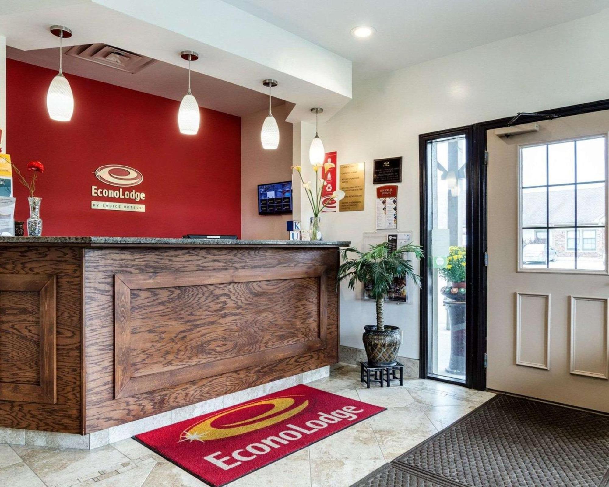 Econo Lodge University Lawrence Exterior photo