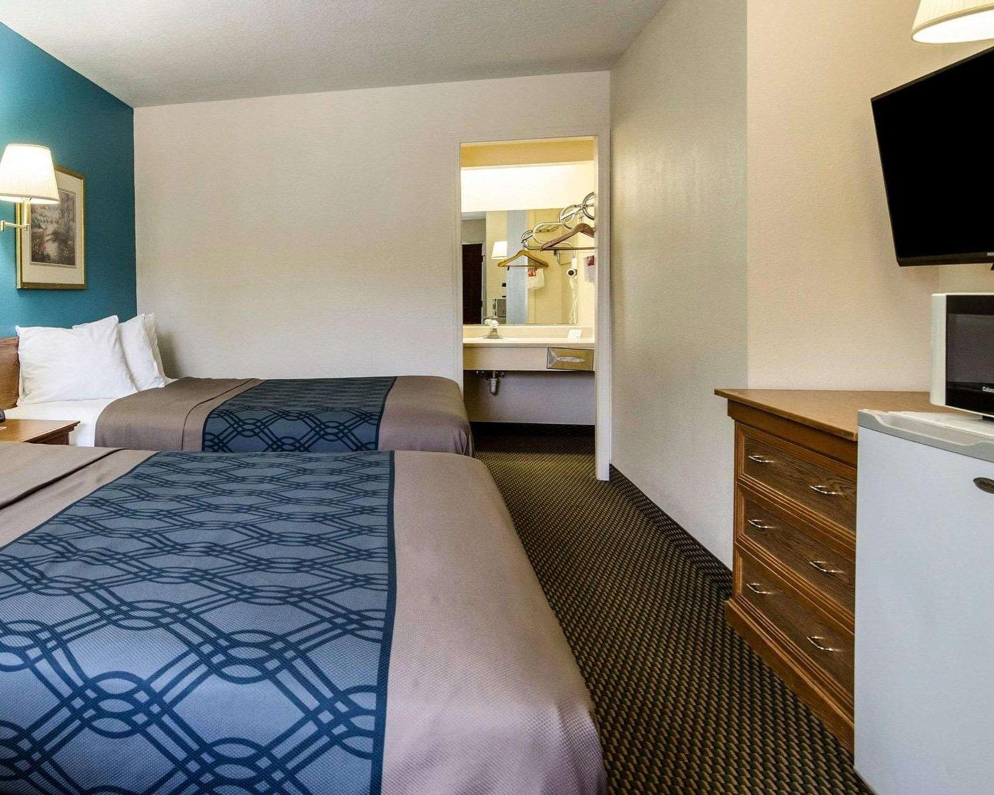 Econo Lodge University Lawrence Exterior photo