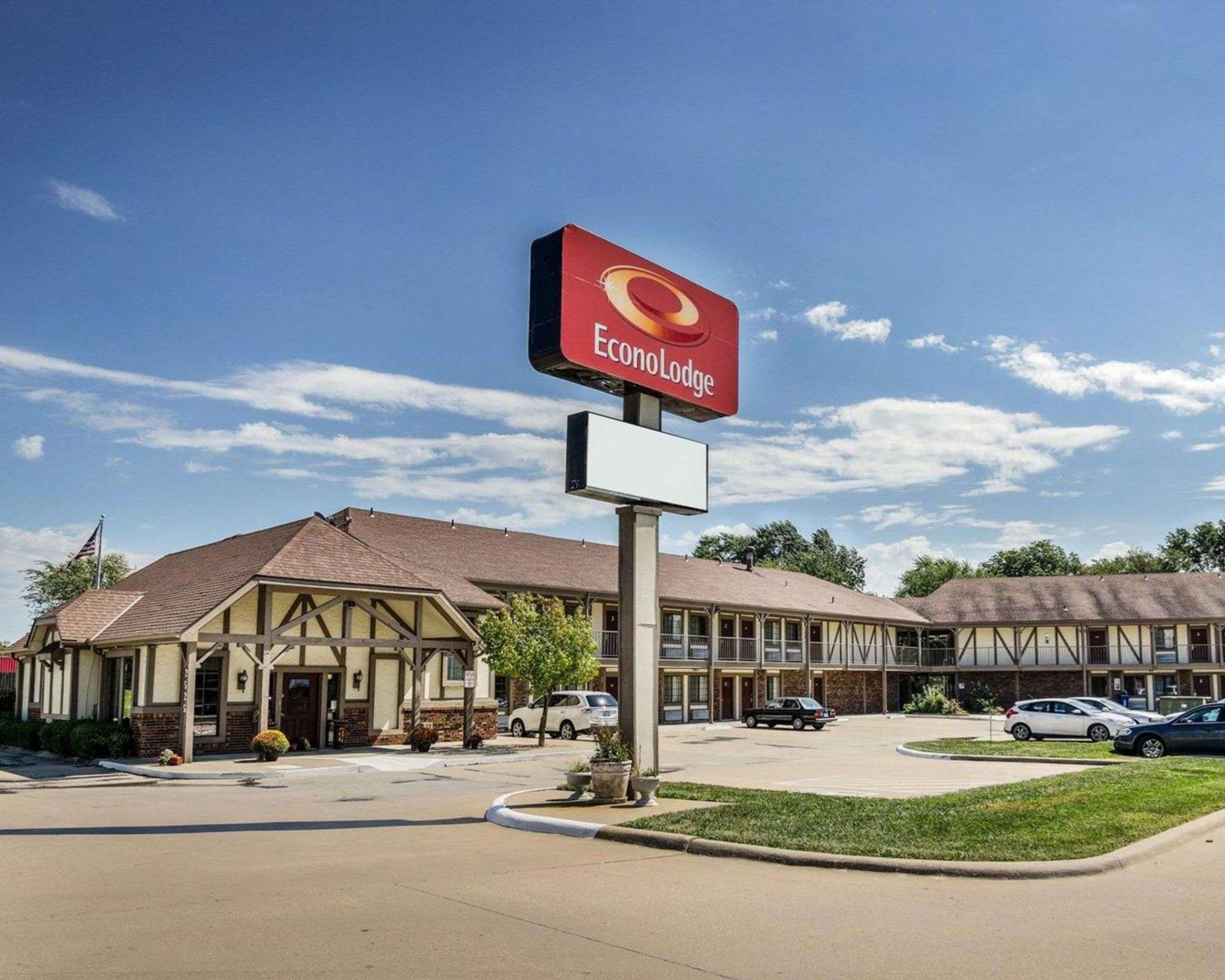 Econo Lodge University Lawrence Exterior photo