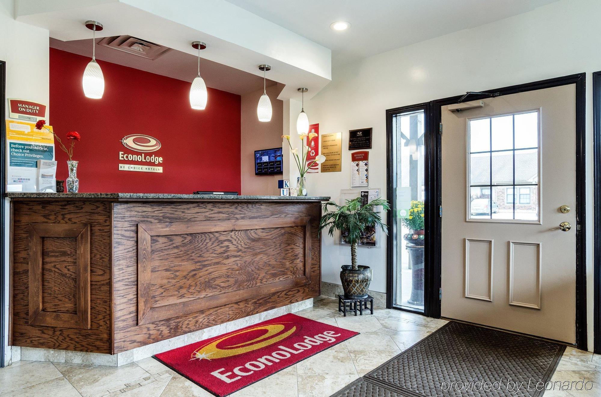 Econo Lodge University Lawrence Exterior photo