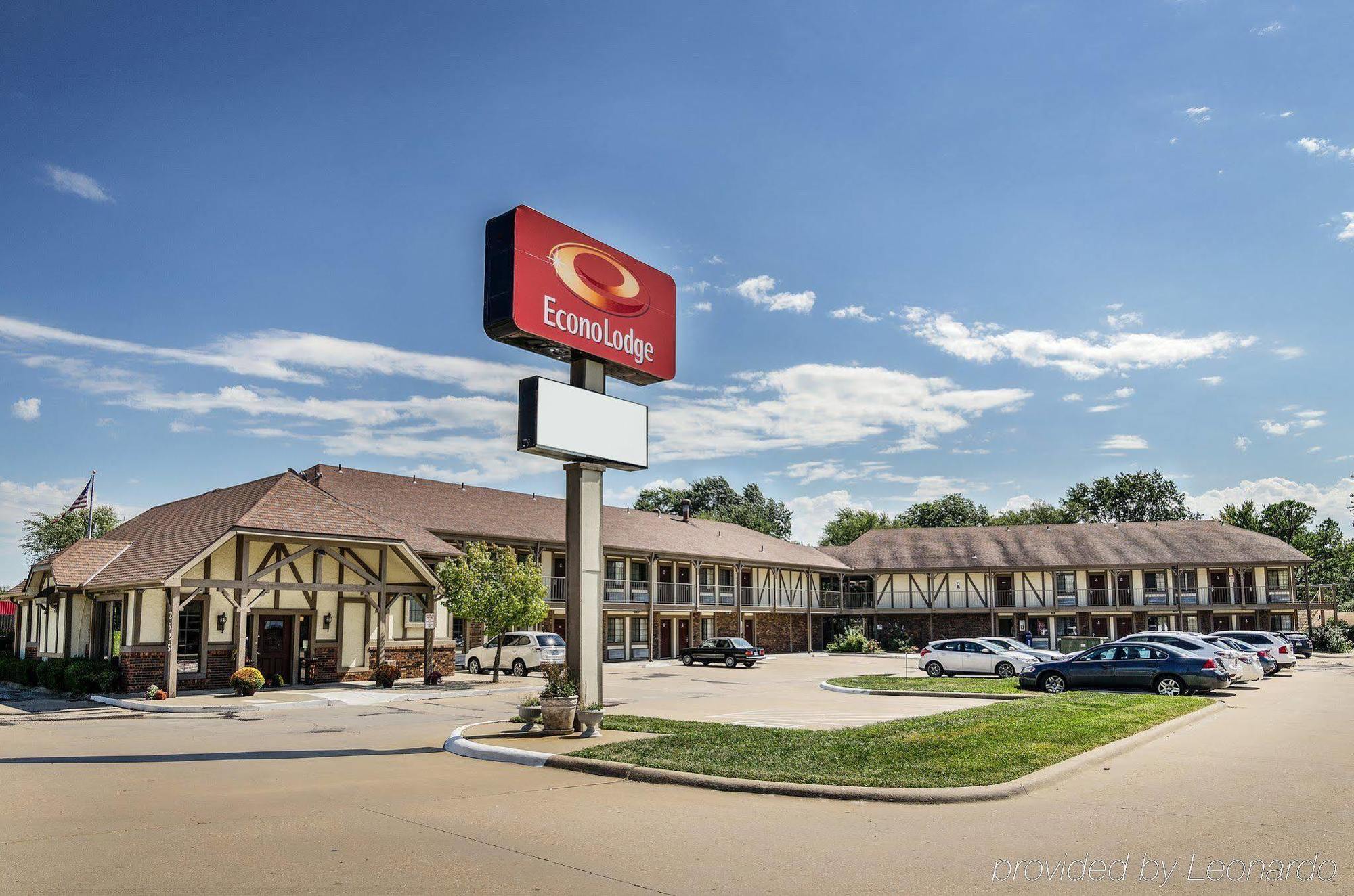 Econo Lodge University Lawrence Exterior photo